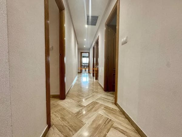 Venta de piso en Barrio Centro, Elche / Elx
thumbnail 1