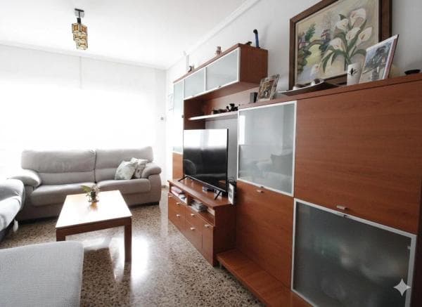 Venta de piso en Barrio San Crispín, Elche / Elx
photo 1