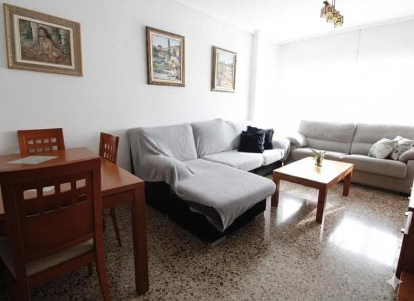 Venta de piso en Barrio San Crispín, Elche / Elx
thumbnail 1