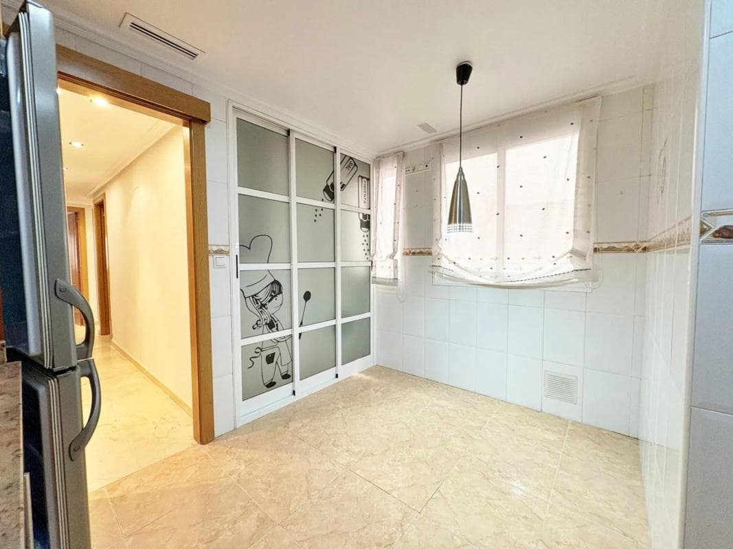 Venta de piso en Barrio Plaza Crevillente-Juzgados, Elche / Elx
photo 4