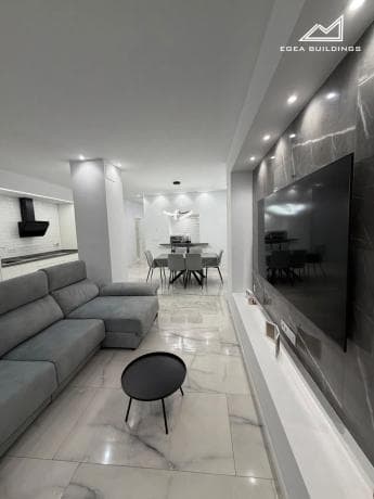 Venta de piso en Barrio San Crispín, Elche / Elx
thumbnail 1