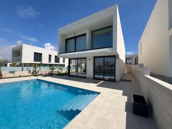 Chalet adosado en venta en Calle Malta, 28 , Gran Alacant thumbnail 2