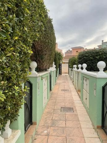 Четырехквартирный дом на продажу на Calle de Finlandia , Гран-Алакант photo 1