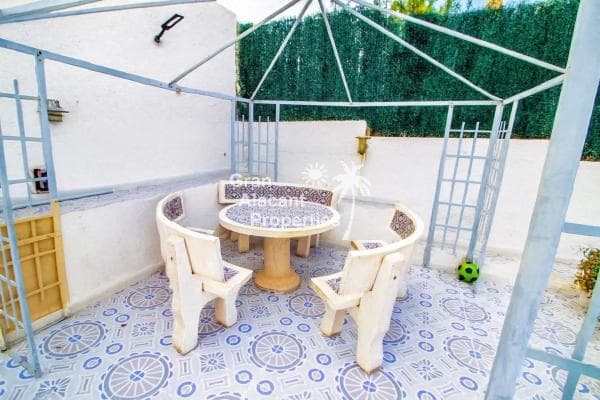 Chalet independiente en venta en Avenida de Noruega, Gran Alacant
photo 1