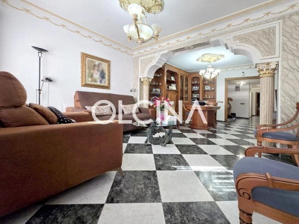 Частный шале на продаже в Calle 03850, Бениаррес photo 1