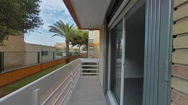 Venta de piso en Calle Metge Pedro Herrero, Alicante / Alacant
photo 1