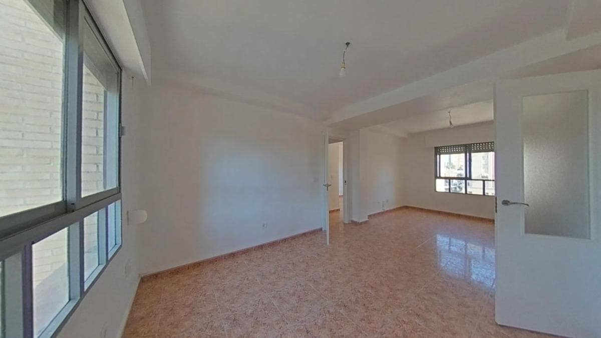 Venta de piso en Avenida de Alcalde Lorenzo Carbonell, Alicante / Alacant
photo 2