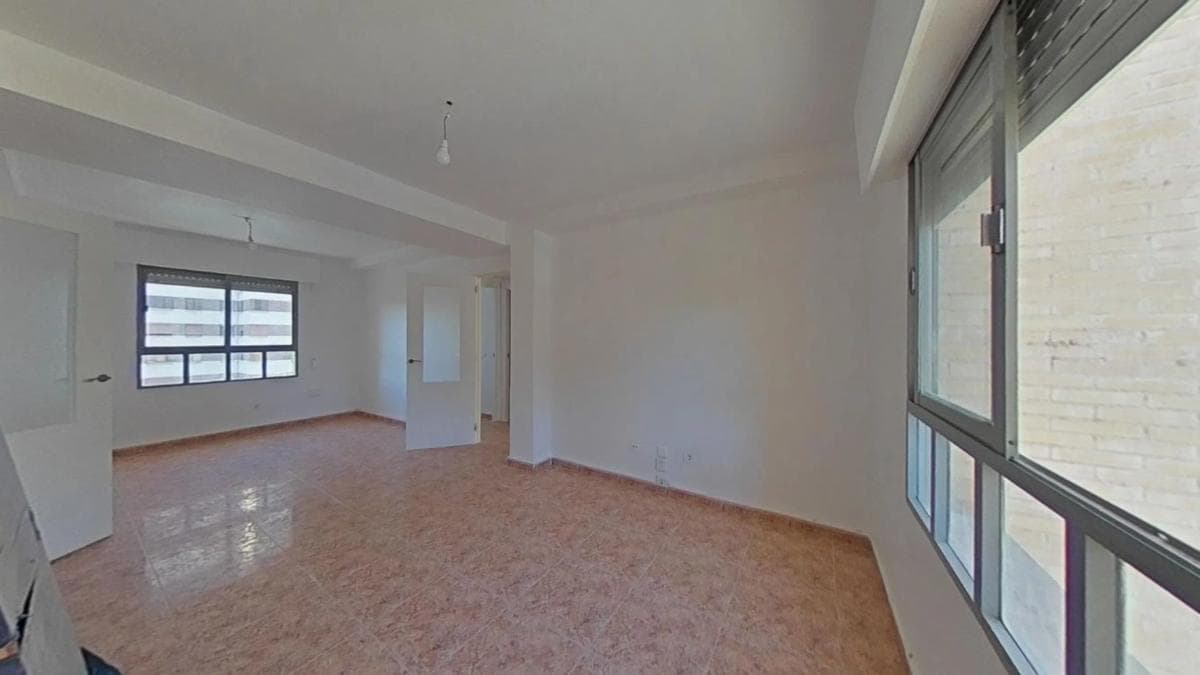 Venta de piso en Avenida de Alcalde Lorenzo Carbonell, Alicante / Alacant
photo 4