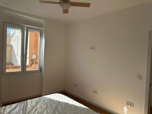 Venta de piso en Calle Prudencio de la Viña, Alicante / Alacant
photo 1