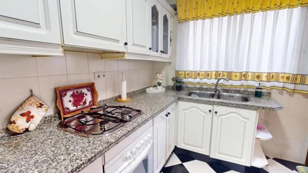 Venta de piso en Barrio Alipark, Alicante / Alacant
photo 1