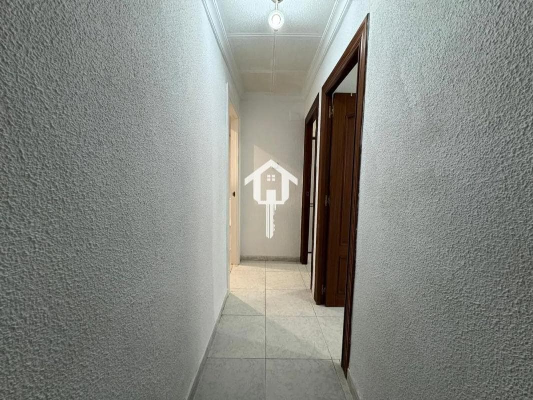Venta de piso en Calle Escorpión, Alicante / Alacant
photo 2