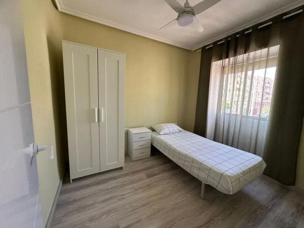 Venta de piso en Calle d'Algol, Alicante / Alacant
thumbnail 2