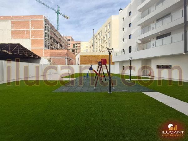 Venta de piso en Barrio La Florida, Alicante / Alacant
thumbnail 2