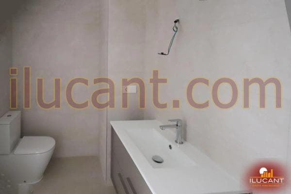 Venta de piso en Barrio La Florida, Alicante / Alacant
photo 1