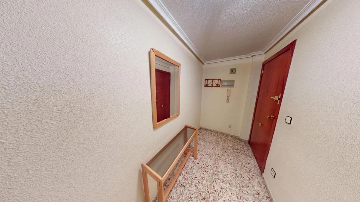 Venta de piso en Calle Astrónomo Comas Sola, Alicante / Alacant
photo 4
