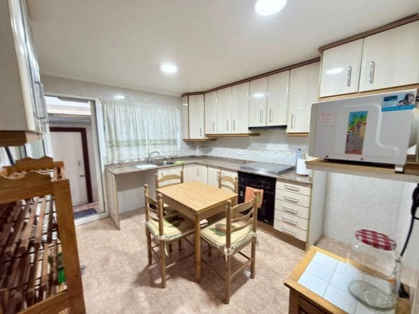 Sale of flat in CL MAESTRO CABALLERO, 23, Alicante
thumbnail 2