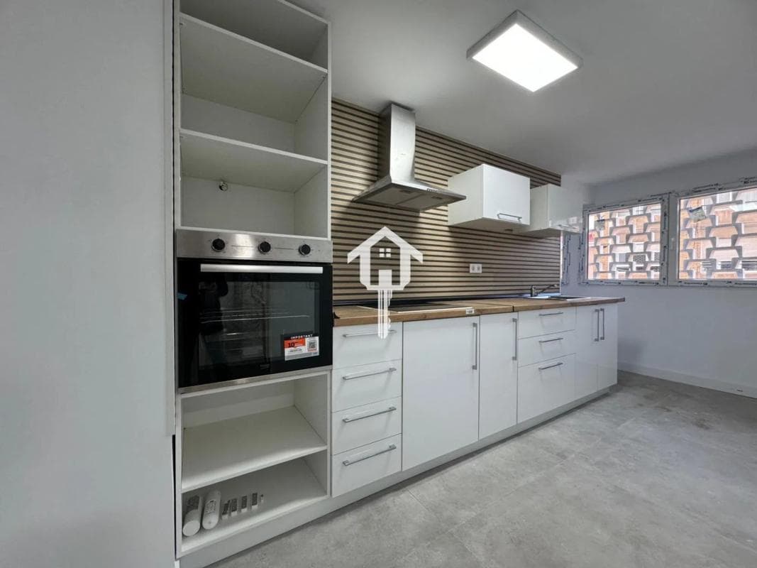 Sale of apartment in Calle del Alcalde Alfonso de Rojas, Alicante
photo 3