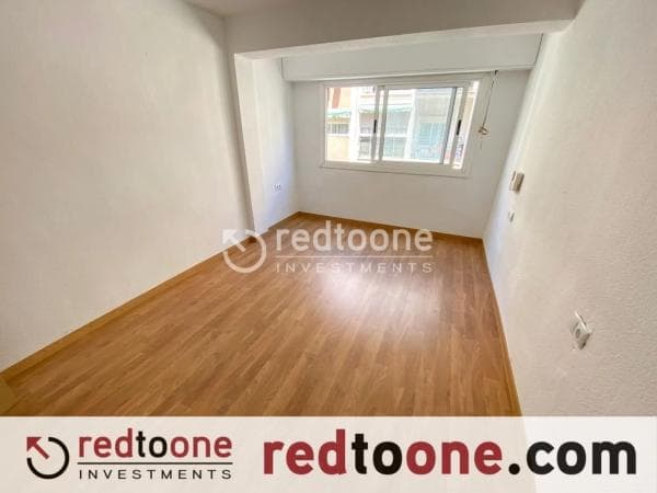 Venta de piso en Barrio Carolinas Altas, Alicante / Alacant
thumbnail 2