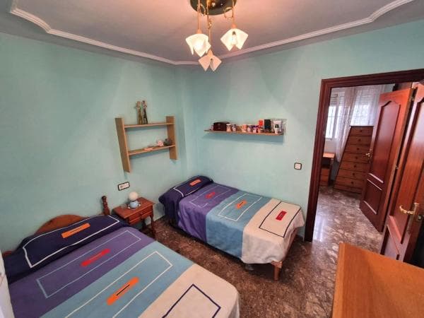 Venta de piso en Barrio Altozano, Alicante / Alacant
thumbnail 1