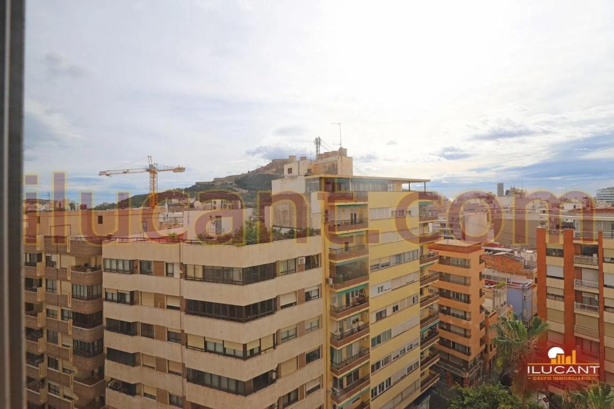 Sale of apartment in Barrio Campoamor, Alicante
photo 2
