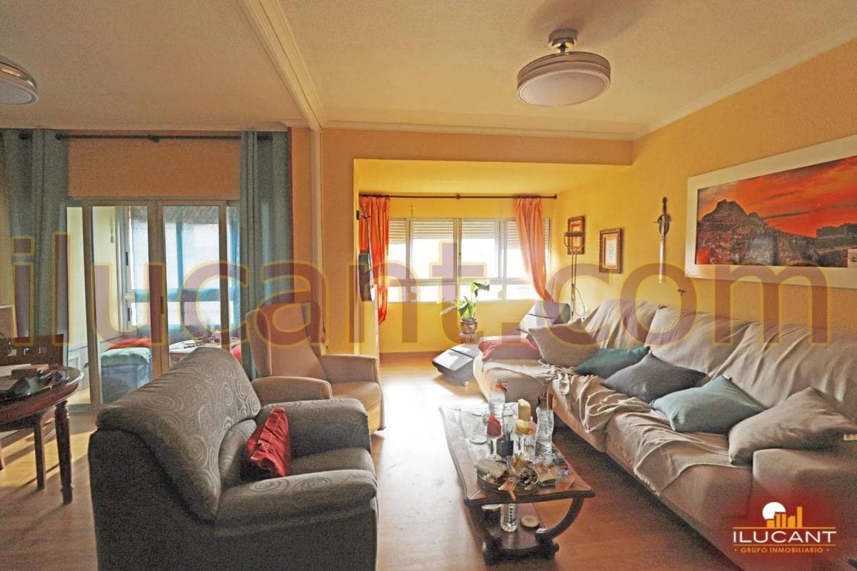 Sale of apartment in Barrio Campoamor, Alicante
photo 3