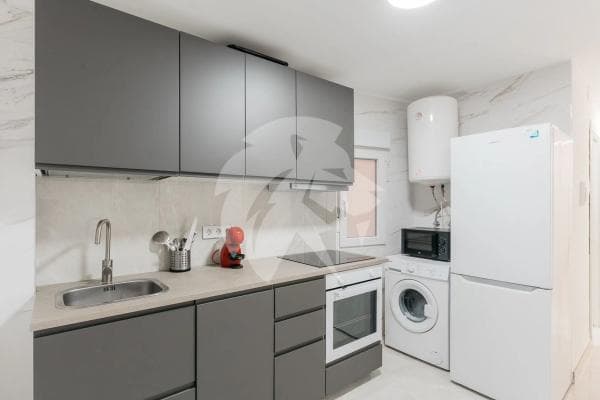 Venta de piso en Calle Teniente Durán, Alicante / Alacant
photo 1