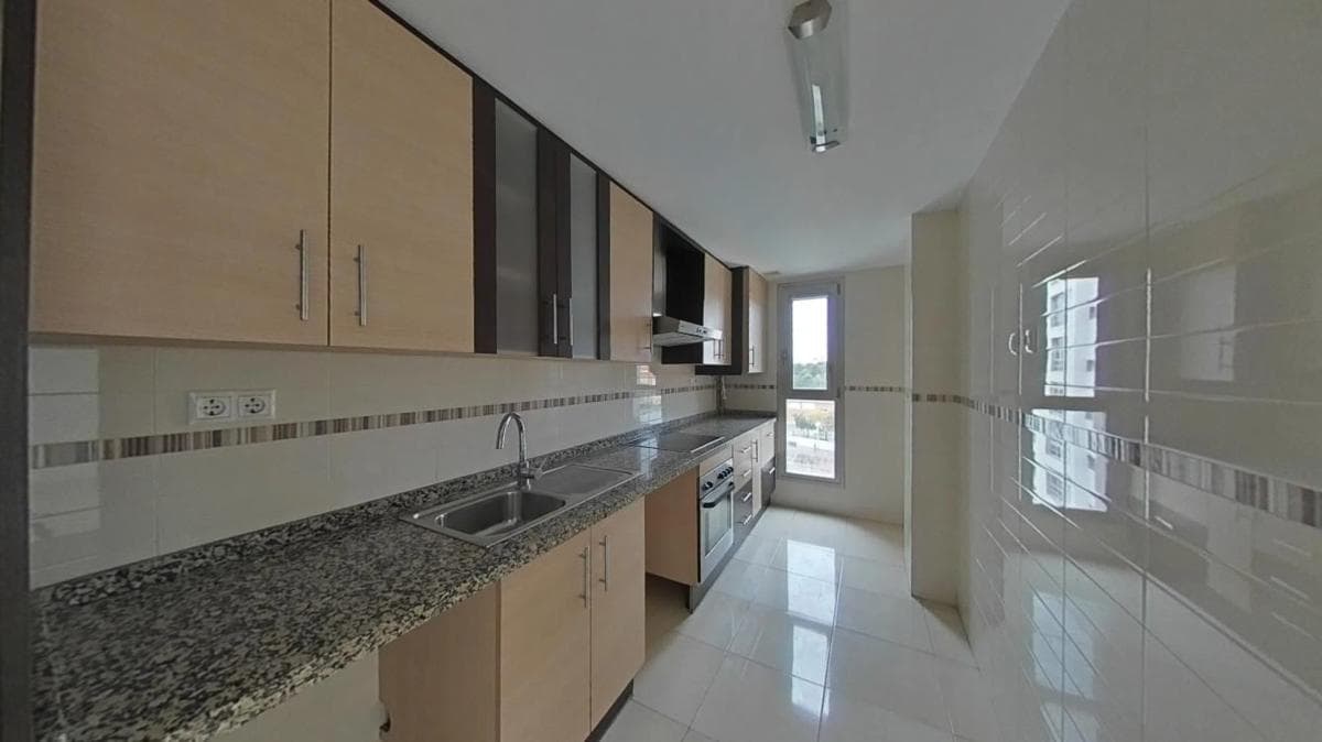 Sale of apartment in Calle Vicente Alexandre, Alicante
photo 5