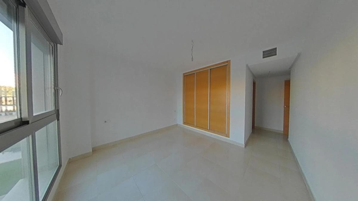 Venta de piso en Calle Vicente Alexandre, Alicante / Alacant
photo 4