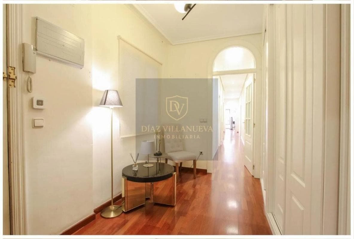 Venta de piso en Calle Girona, 1, Alicante / Alacant
photo 2