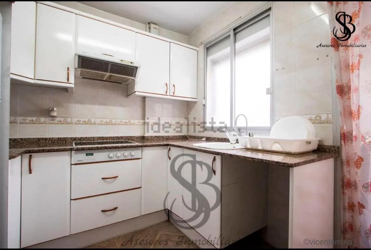 Venta de piso en Calle San Antonio, Alicante / Alacant
photo 3