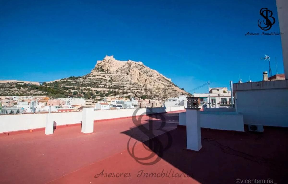 Venta de piso en Calle San Antonio, Alicante / Alacant
photo 4