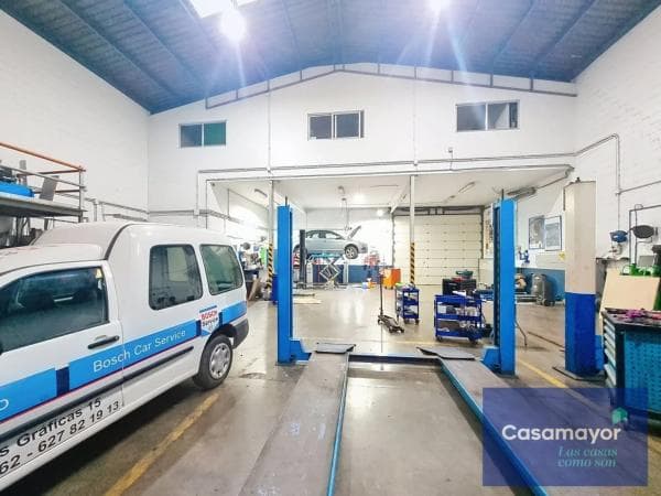 Nave en calle de la Ebanistería thumbnail 1