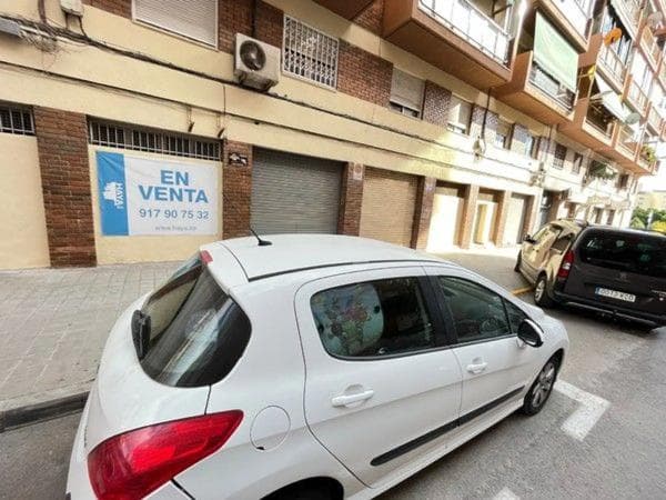 Local o nave en calle Daia Vella thumbnail 1
