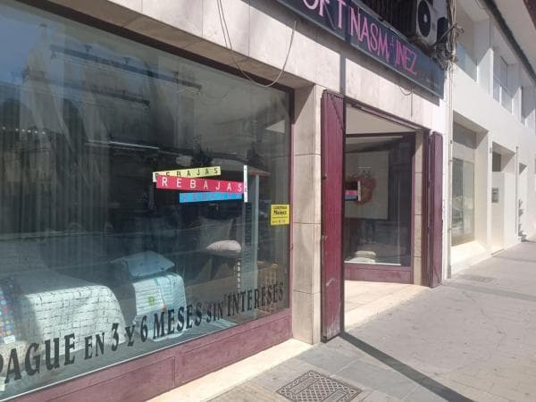 Local en Barrio Altozano photo 1