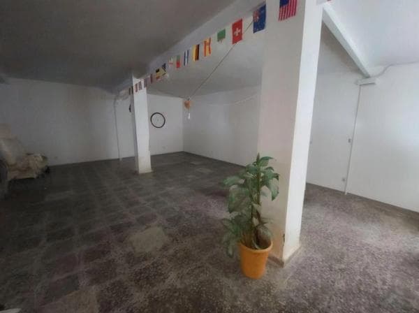 Local en Barrio Altozano photo 1