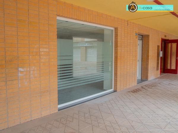 Local en avenida Pintor Baeza thumbnail 2
