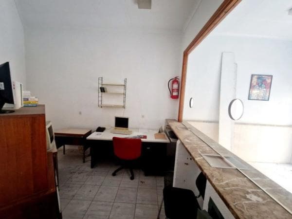 Local en calle Capitan Amador thumbnail 2