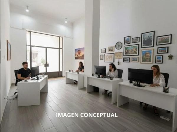 Local en calle Orense photo 1