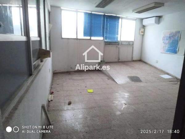 Nave en calle Riu Turia photo 1