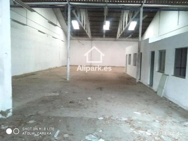 Nave en calle Riu Turia thumbnail 2