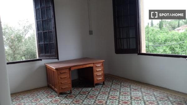 Habitación en piso compartido en Bellaterra thumbnail 1