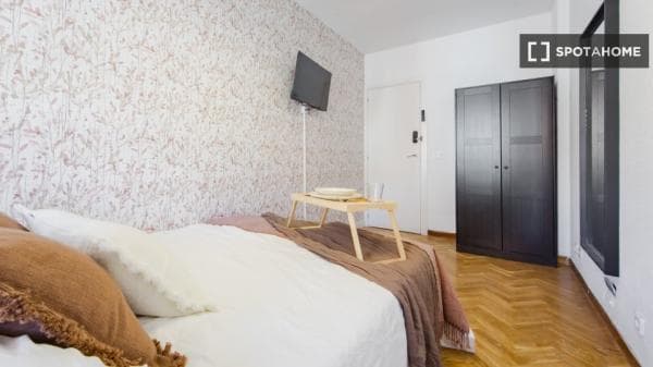 Habitación en alquiler en Chamartín thumbnail 2