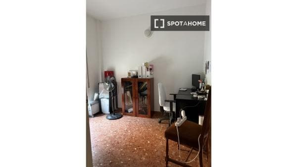 Habitación en piso compartido en Sabadell thumbnail 2