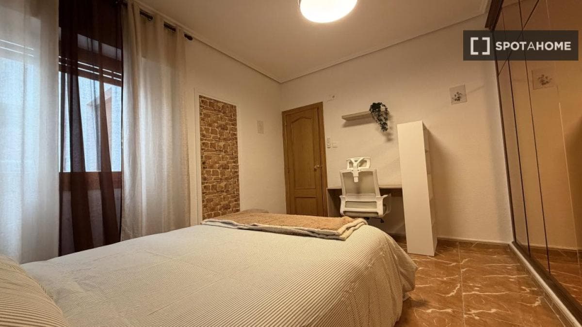 Properties for sale and rent in Spain photo 4