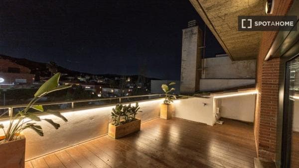 Piso en alquiler en Camí dels Francesos , Barcelona thumbnail 1