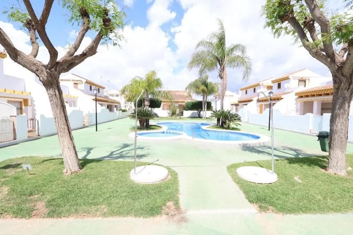 Venta de chalet independiente en Pueblo Latino, Pilar de la Horadada
photo 2