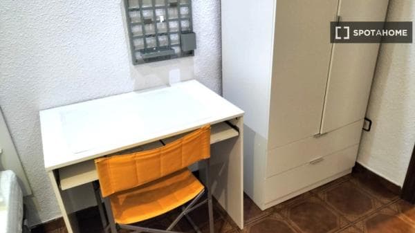 Habitación en piso compartido en valència thumbnail 1