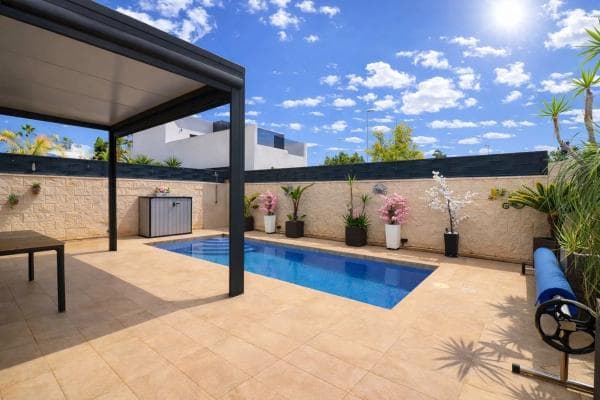 Chalet independiente en venta en Benijofar, Benijofar thumbnail 1