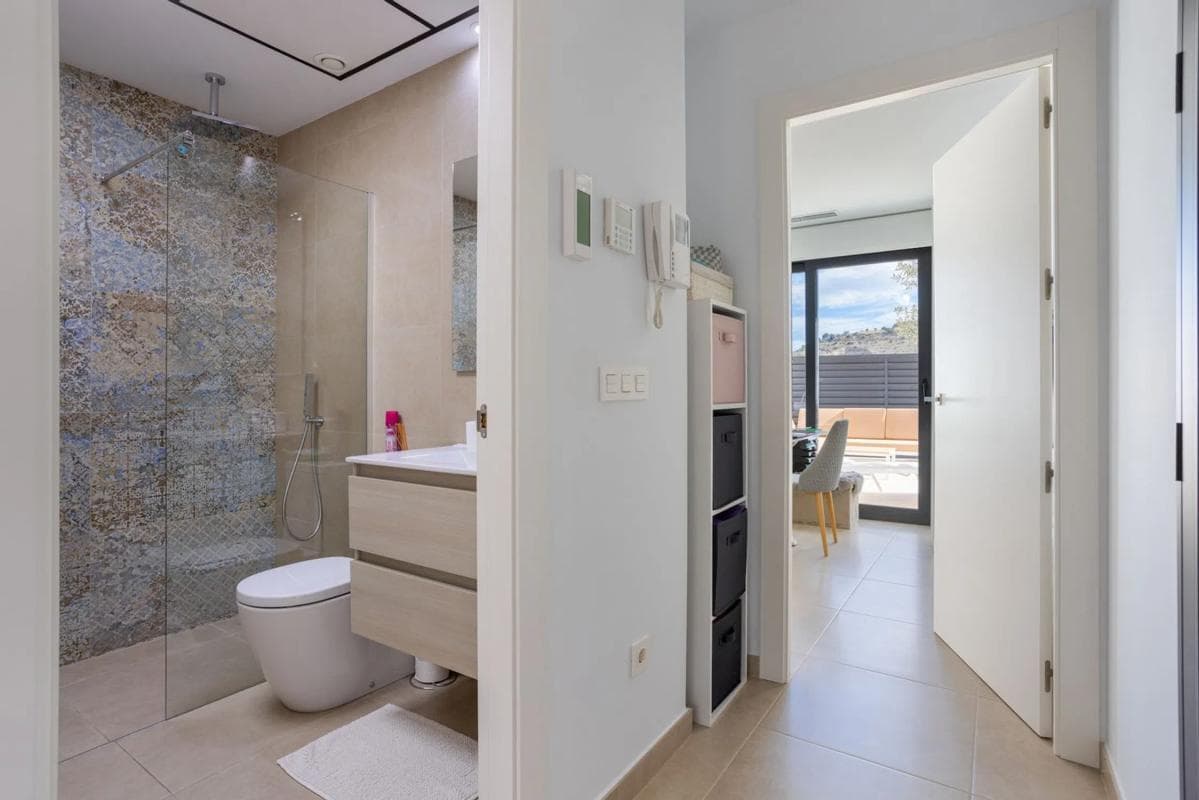 Sale of independent chalet in Calle Algorfa s/n, Benijofar
photo 2