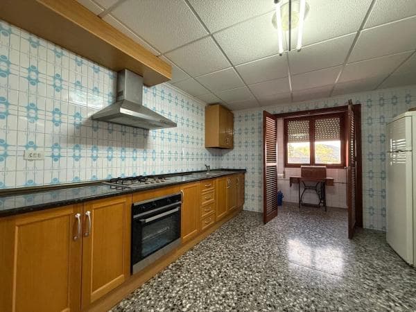 Chalet adosado en calle Aureliano Díaz thumbnail 1